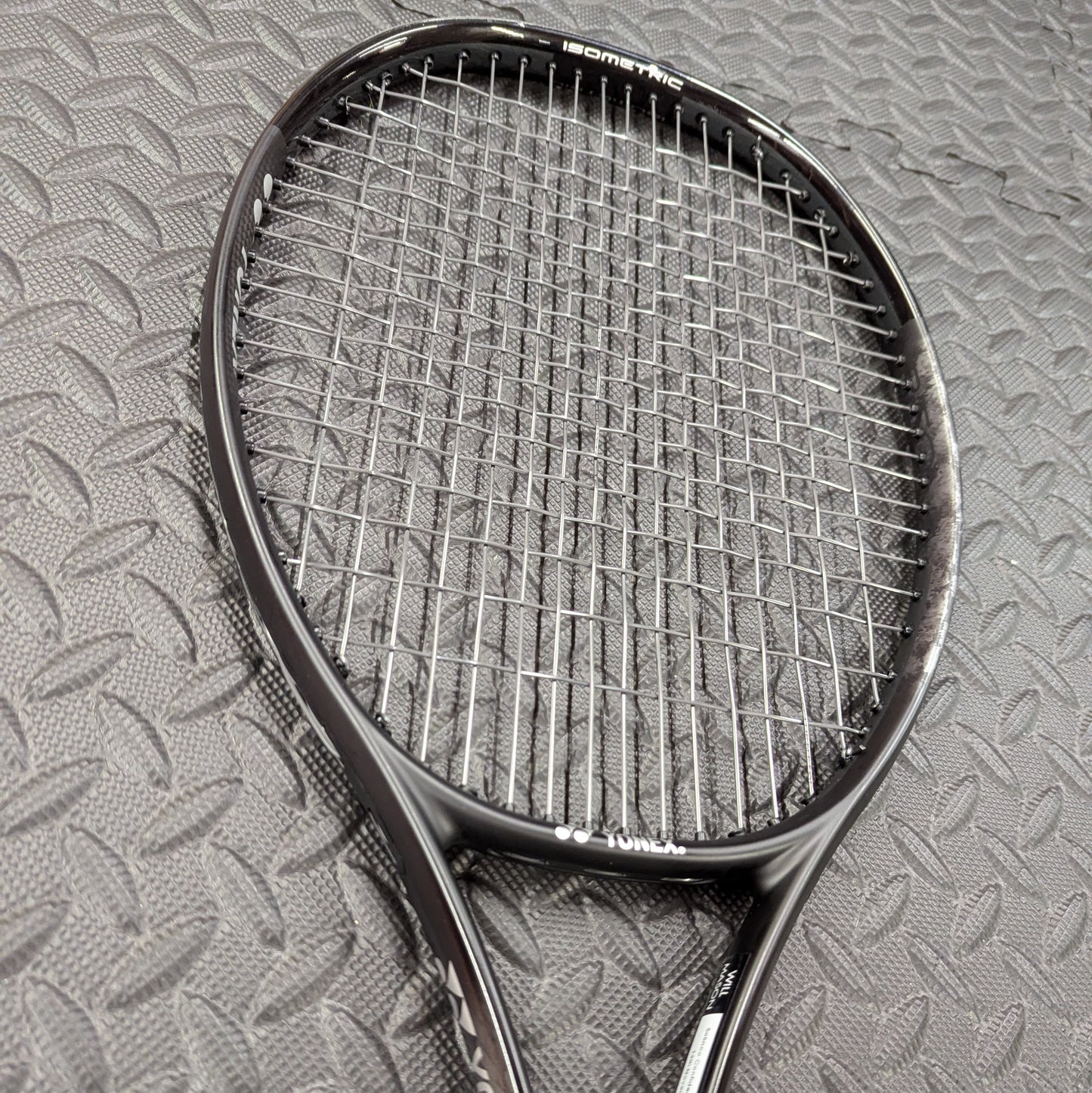 Yonex Regna tennis racket with Solinco Confidential strings